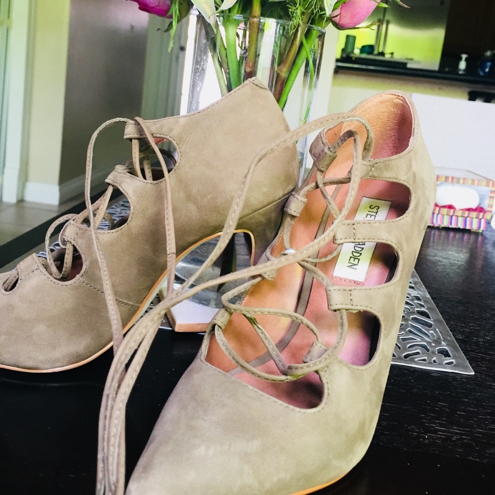 Steve Madden Ballerina Olive Heels 5.5